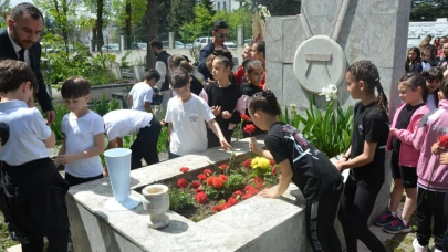 Efsane cimnastikçi Canbaş karanfillerle anıldı