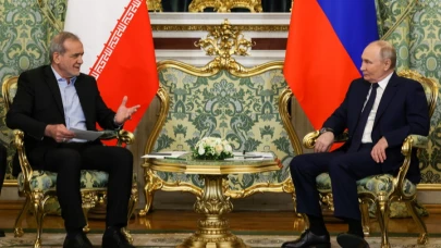 Putin ile Pezeşkiyan telefonda görüştü