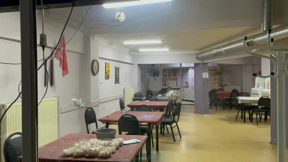 Bursa'da motosikletli şahıs kıraathaneye kurşun yağdırdı