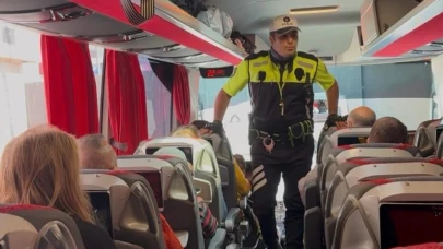 Polis vatandaşlara güvenli yolculuğu anlattı
