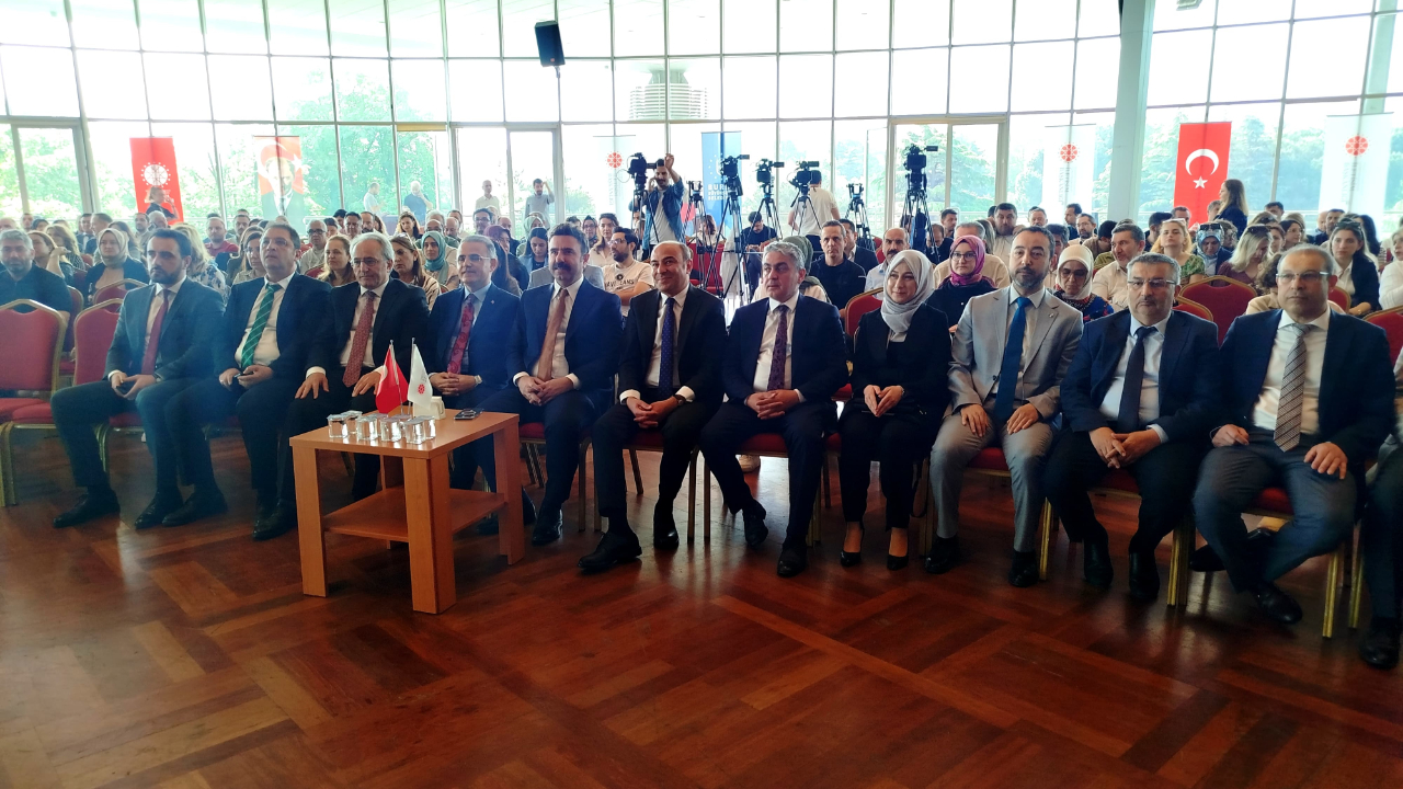 Dezenformasyonla mücadele için bir adım daha