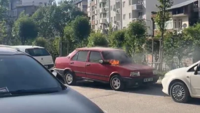 Bursa'da park halindeki otomobil alev alev yandı
