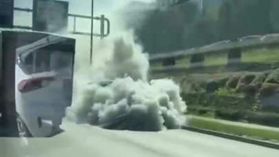 Bursa'da arıza yapan araç trafiği dumana kattı