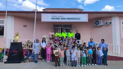 Polis ekipleri Trafik Haftası'nı çocuklarla kutladı