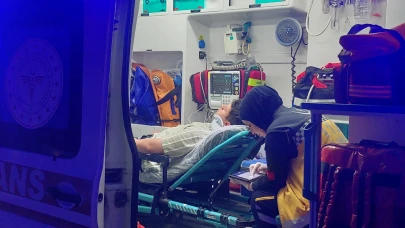 Sakarya'da otomobil ile motosiklet çarpıştı: 3 yaralı