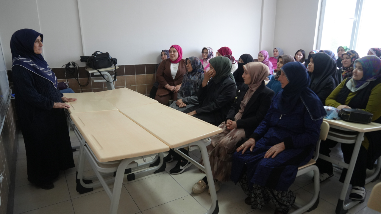 Niğde'de kadınlara yönelik açılan gassallık kursuna yoğun ilgi