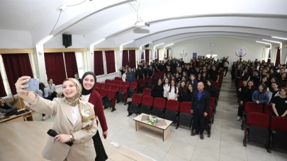 İnegöl Belediyesinden öğrencilere sosyal medya semineri