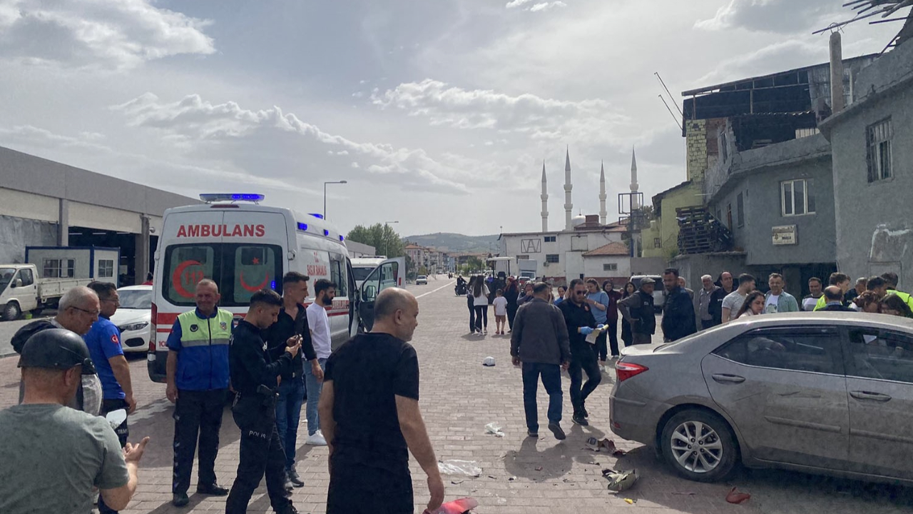 Kula’da otomobil ile motosiklet çarpıştı: 1 yaralı