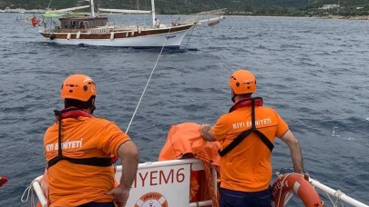Su alan 22 metrelik tekneyi KIYEM ekipleri kurtardı