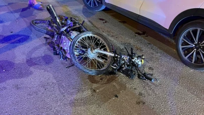 Dörtyol’da otomobille çarpışan motosiklet hurdaya döndü!