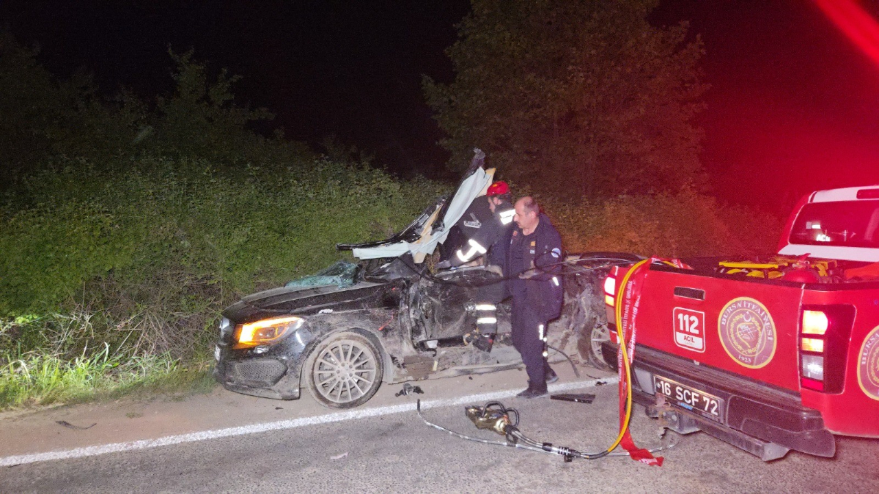 Bursa'da otomobil ile cip çarpıştı! 3 ölü, 1 yaralı