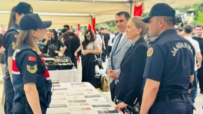Jandarmadan lise öğrencilerine tanıtım