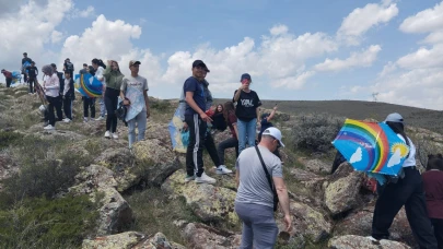 Niğde'de öğrenciler gençlik yürüyüşü yaptı