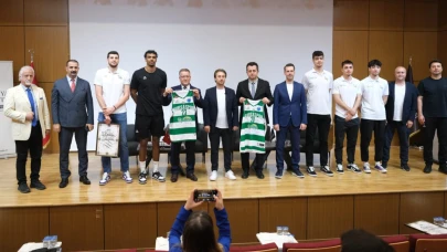 Bursaspor Basketbol Başkanı Sezgin Mudanya Üniversitesi’nde öğrencilerle buluştu