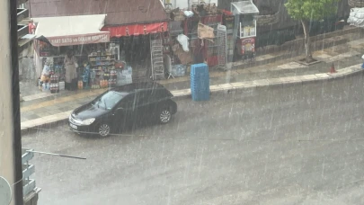 Elazığ'da dolu ve sağanak etkili oldu