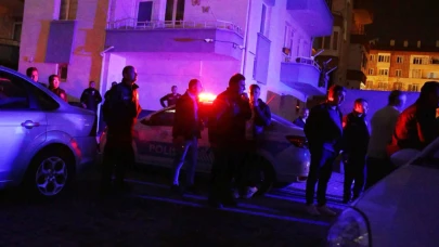 Polisi arayıp "Bizi dövüyorlar" diye polisleri şikayet etti