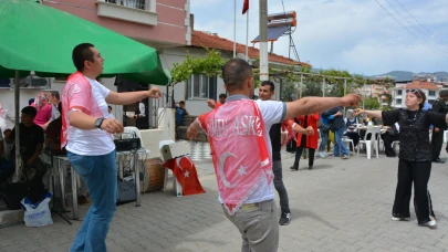 Demirci'de 5 genç için temsili askerlik eğlencesi düzenlendi