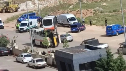 Gaziantep'te otomobil ile otobüs çarpıştı: 1 ölü, 1 yaralı