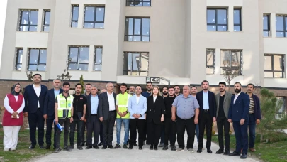AK Parti heyeti, Doğanşehir’de deprem sonrası çalışmaları inceledi