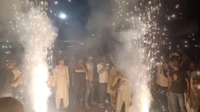 Pakistan’da ateşkes havai fişeklerle kutlandı