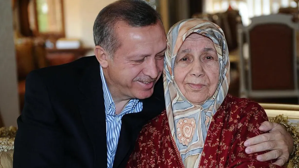 Cumhurbaşkanı Erdoğan'dan Anneler Günü mesajı!
