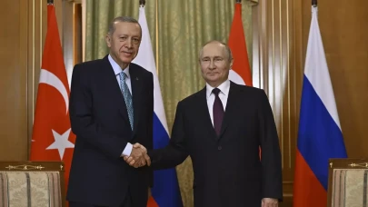 Cumhurbaşkanı Erdoğan ile Putin arasında kritik görüşme! "Türkiye, müzakerelere ev sahipliği yapmaya hazır"