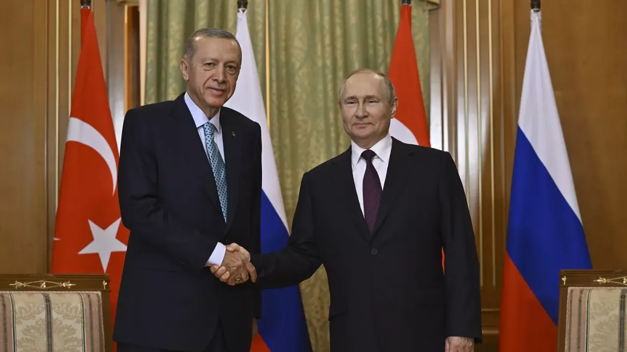 Cumhurbaşkanı Erdoğan ile Putin arasında kritik görüşme! "Türkiye, müzakerelere ev sahipliği yapmaya hazır"