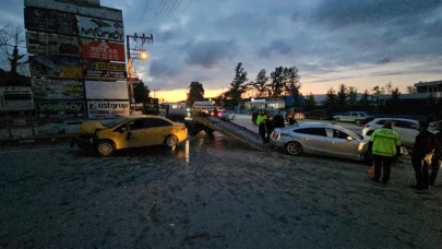 Sakarya’da ticari taksi ve otomobil çarpıştı: 6 yaralı