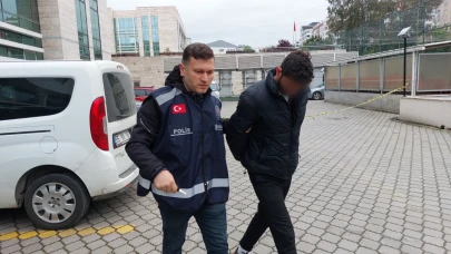 Döviz bozduran kadının çantasını kapkaçla çaldı!