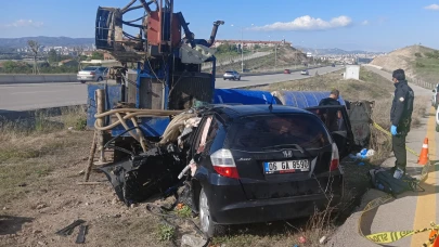 Ankara'da otomobil sondaj makinesine çarptı! Anne ve oğlu hayatını kaybetti