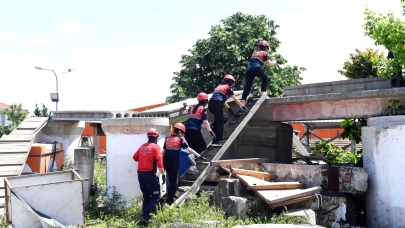 Osmangazi Belediyesi’nden lise öğrencilerine arama kurtarma eğitimi