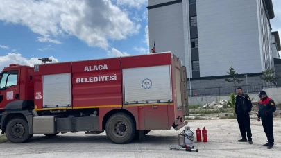İtfaiye ekiplerinden üniversite öğrencilerine uygulamalı eğitim