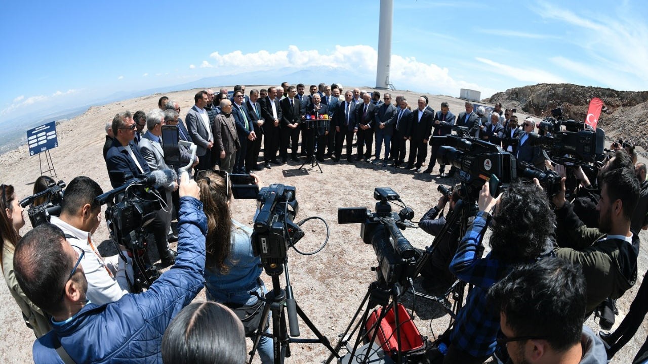 Kayseri'de tramvayların ve elektrikli otobüslerin enerjisi RES'ten üretilecek