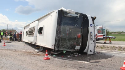 Konya'da devrilen yolcu otobüsünde 13 kişi yaralandı