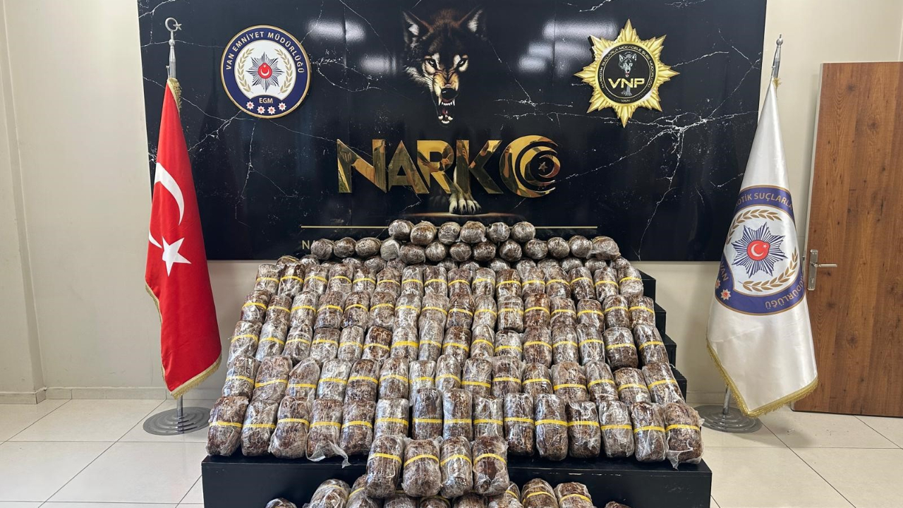 Van'da 84 kilo 460 gram esrar ele geçirildi