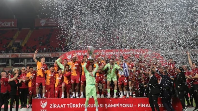 Bakan Bak’tan şampiyon Galatasaray için tebrik mesajı