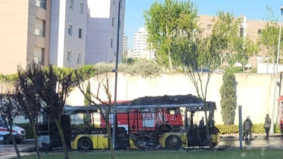 Başakşehir'de İETT otobüsü alev alev yandı