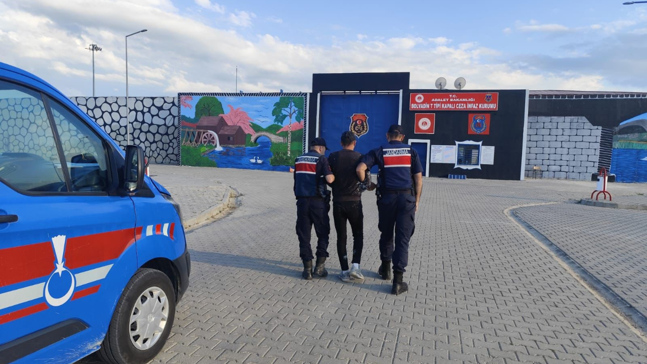 Emirdağ’da aranan şahıs yakalandı
