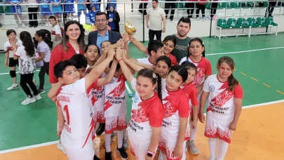 Sarıgöl'de geleneksel çocuk oyunlarına rekor katılım
