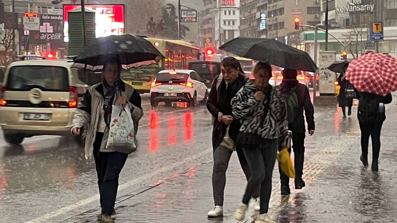 Zirai donla üzen nisan yağışlarla sevindirdi