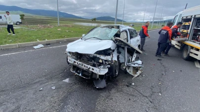 Kars’ta trafik kazası: 2’si ağır 4 yaralı