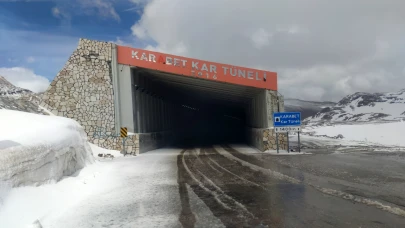 Bahçesaray yolunda Mayıs karı etkili oldu