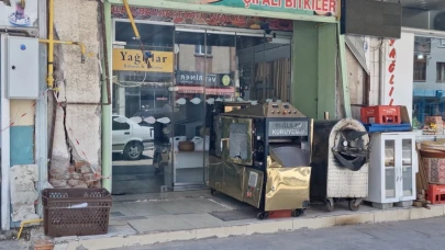 Çorum'da otomobiliyle iş yerine çarpan sürücü kaçtı