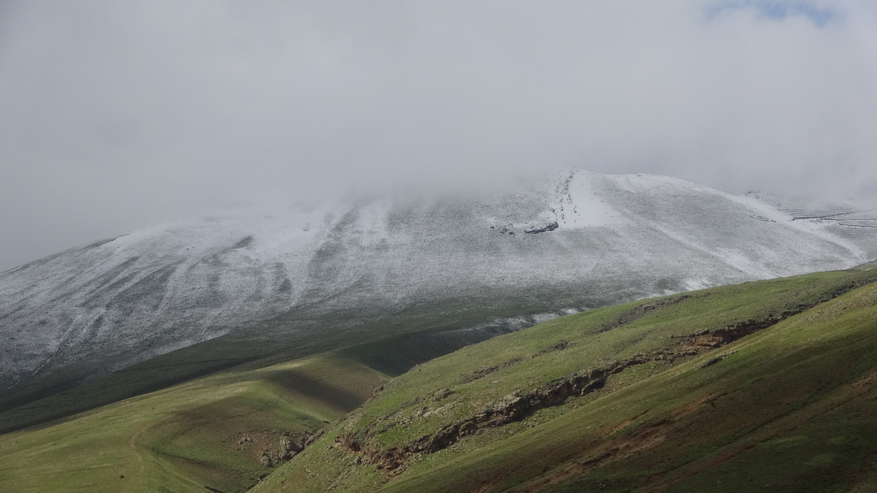 Bitlis’te yüksek kesimlere kar yağışı