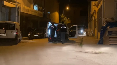 Bursa'da mobilya imalathanesinde alacak-verecek kavgası! 2 yaralı