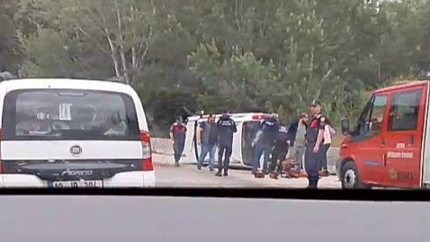 Kontrolden çıkan otomobil takla attı