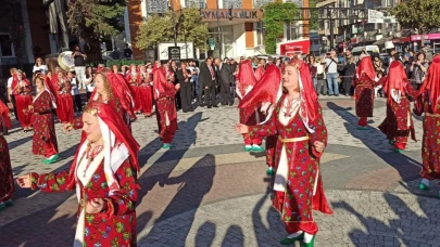 Devrek'te kadınlar darbuka şovu yaptı