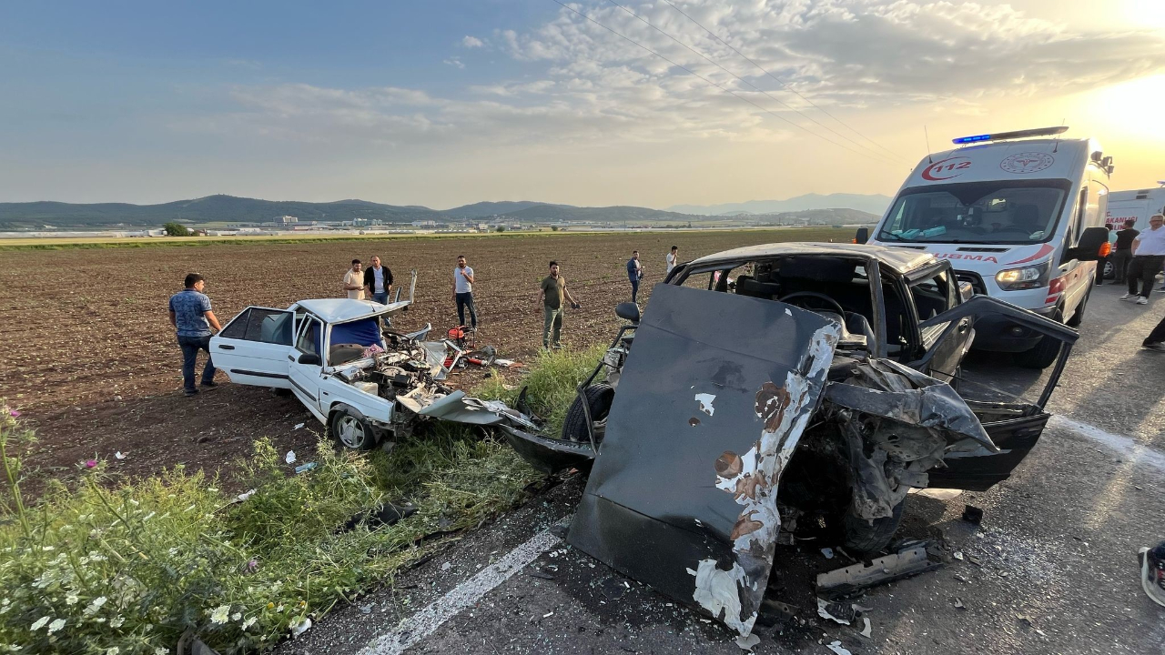 Kahramanmaraş’ta iki otomobil çarpıştı: 6 yaralı