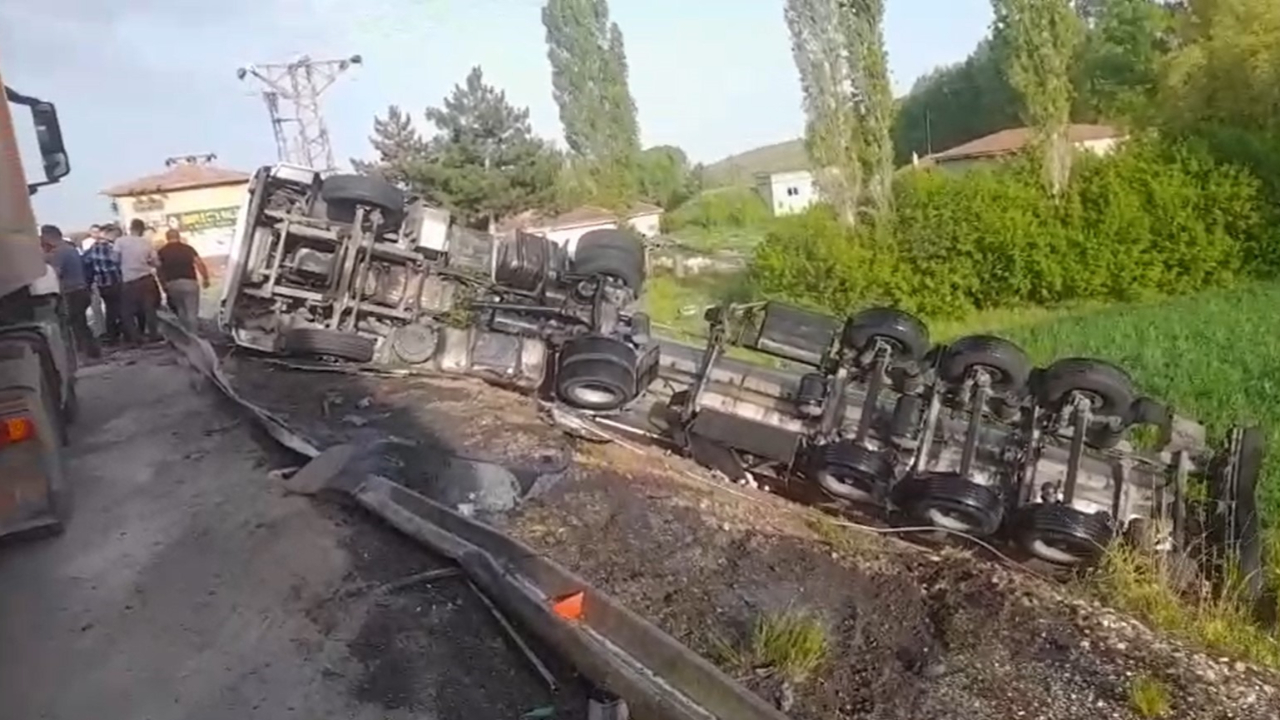Yozgat’ta tır şarampole devrildi! 1 yaralı