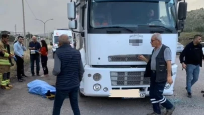 Manisa'da iki kamyonun arasında sıkışan işçi hayatını kaybetti